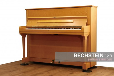 ベヒシュタインのピアノ写真