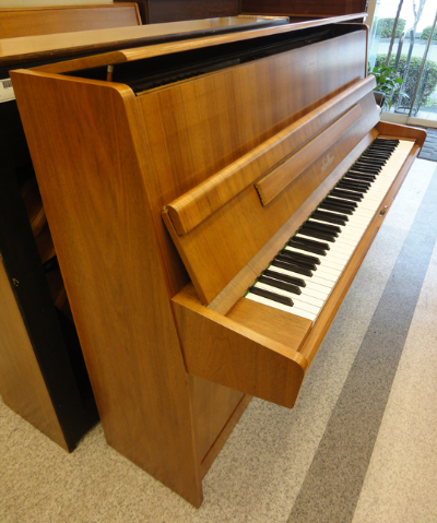 ファイファーの中古ピアノ_1971年製