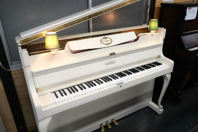 シンメルの中古ピアノ_燭台付き