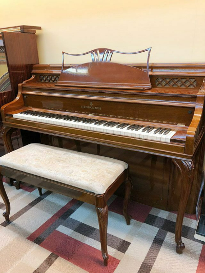 スタインウェイの中古ピアノ_Model.F