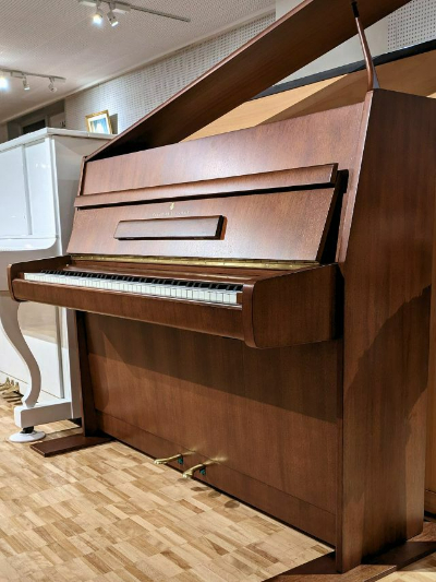 スタインウェイの中古ピアノ_Z114